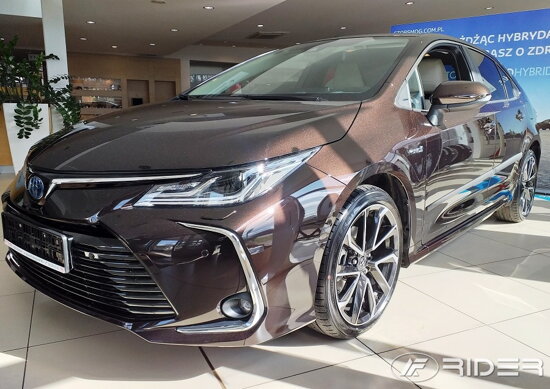 Ochranná lišta dverí - Toyota Corolla Sedan, Combi od 2018